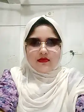 Snapshot of Nusrat-N chatting on 06.21.26 Nusrat-N online show from 06.21.26