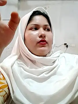 Snapshot of Nusrat-N chatting on 06.25.26 Nusrat-N online show from 06.25.26
