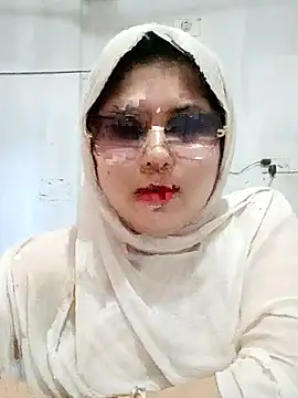 Snapshot of Nusrat-N chatting on 07.17.26 Nusrat-N online show from 07.17.26