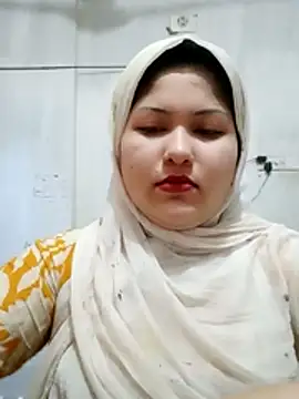Snapshot of Nusrat-N chatting on 07.18.26 Nusrat-N online show from 07.18.26