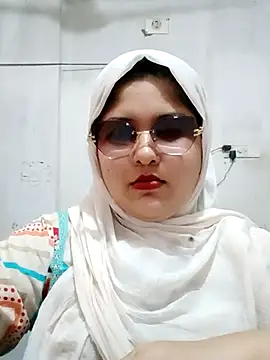 Snapshot of Nusrat-N chatting on 07.19.26 Nusrat-N online show from 07.19.26
