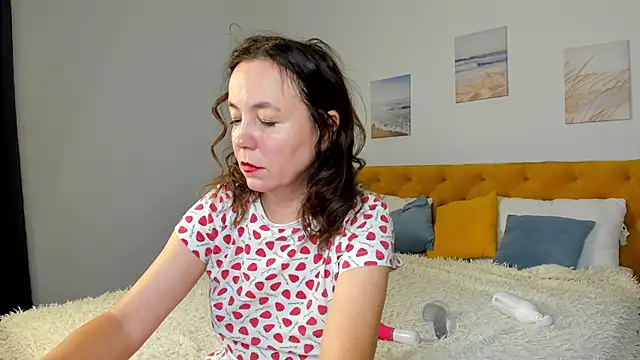 Kira Adler online show from 10.12.25