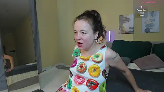 Kira Adler online show from 04.13.26