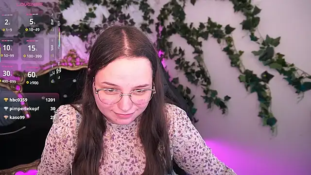 SophieDreamss online show from 10.16.25