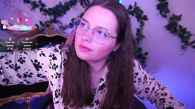 SophieDreamss online show from 10.31.25