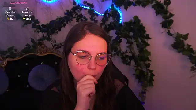 SophieDreamss online show from 11.12.25