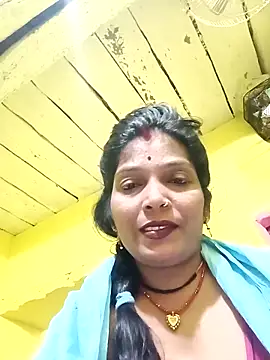 Snapshot of Samiya-143 chatting on 10.18.25 Samiya-143 online show from 10.18.25