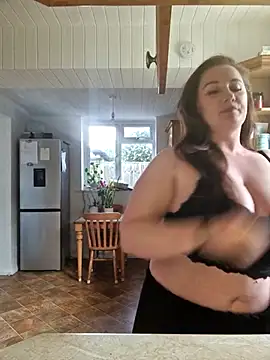 RosieMilff online show from 11.13.25