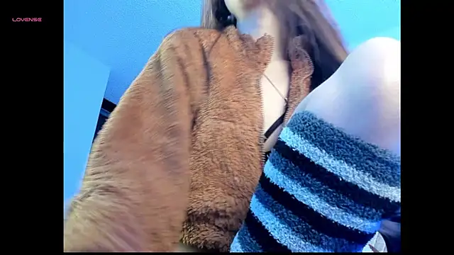 Mia Victoria22 online show from 05.13.26