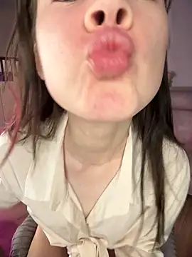 Snapshot of Marryme- chatting on 10.10.25 Marryme- online show from 10.10.25