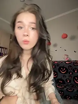 Snapshot of Marryme- chatting on 10.30.25 Marryme- online show from 10.30.25