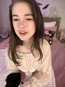 Snapshot of Marryme- chatting on 10.31.25 Marryme- online show from 10.31.25