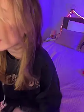 Snapshot of Marryme- chatting on 03.27.26 Marryme- online show from 03.27.26