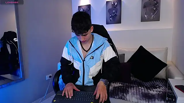 AdrianRinaldi online show from 09.23.25