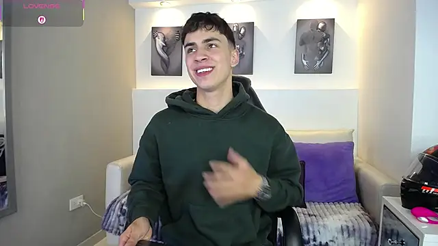 AdrianRinaldi online show from 10.04.25