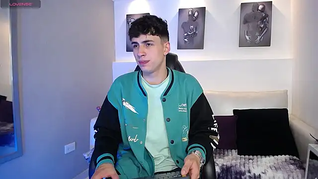 AdrianRinaldi online show from 10.06.25