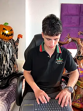 AdrianRinaldi online show from 10.31.25