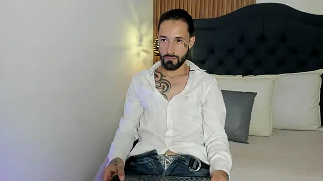 Hisoka 011 online show from 02.05.26