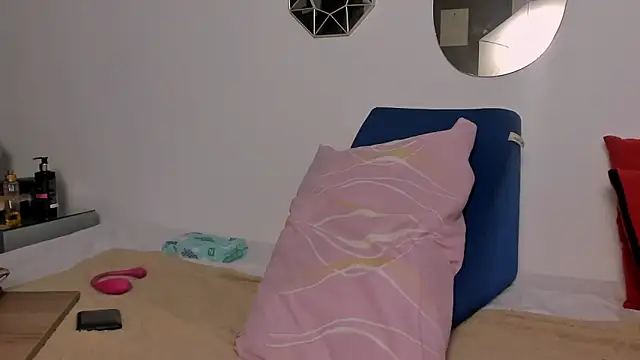Busty Bellaa online show from 10.06.25