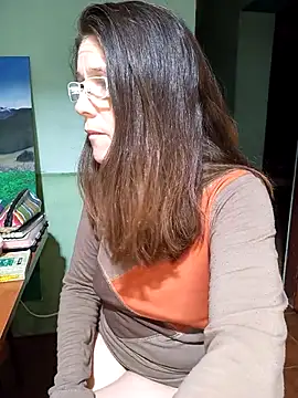 Snapshot of Merida2276 chatting on 10.14.25 Merida2276 online show from 10.14.25