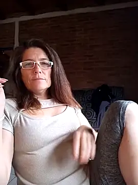 Snapshot of Merida2276 chatting on 10.17.25 Merida2276 online show from 10.17.25