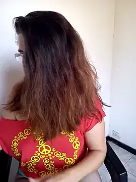 Snapshot of Merida2276 chatting on 11.30.25 Merida2276 online show from 11.30.25