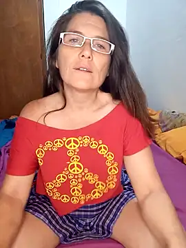 Snapshot of Merida2276 chatting on 12.17.25 Merida2276 online show from 12.17.25