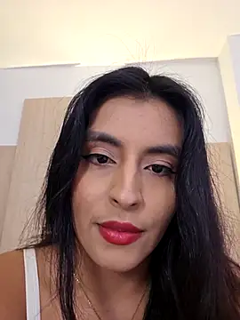 Snapshot of AliishaPss chatting on 04.29.26 AliishaPss online show from 04.29.26