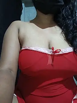 Snapshot of DiyaRoy49 chatting on 06.17.26 DiyaRoy49 online show from 06.17.26