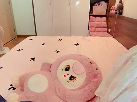 Snapshot of JunCii_9x chatting on 11.08.25 JunCii 9x online show from 11.08.25