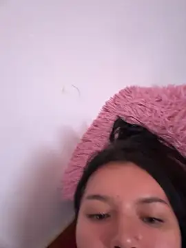 RoxanaBorns  online show from 04.10.26