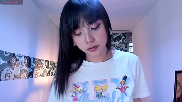 Snapshot of Hanna_Lee__ chatting on 10.14.25 Hanna Lee online show from 10.14.25