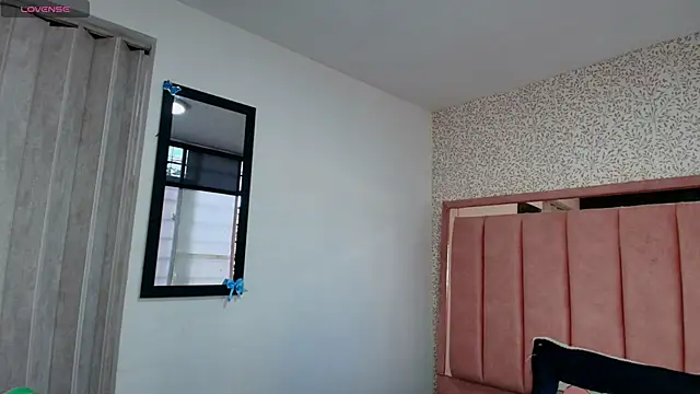 Hanna Lee   online show from 04.01.26