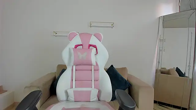 april smiith online show from 11.13.25