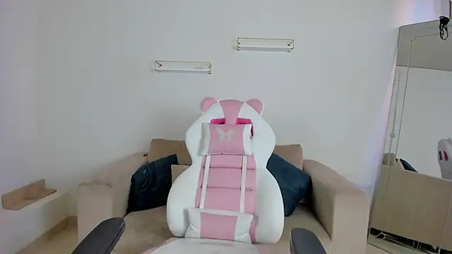 april smiith online show from 11.27.25