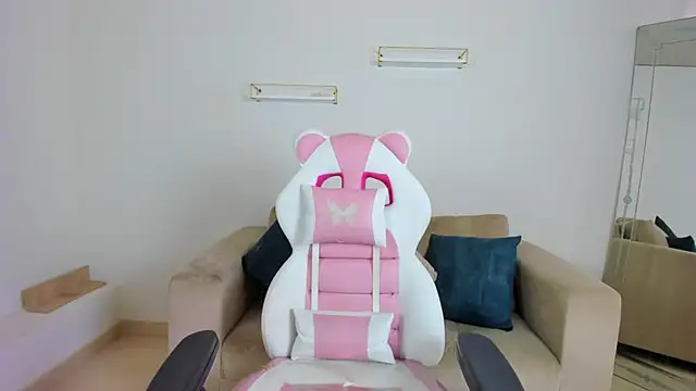 april smiith online show from 02.02.26