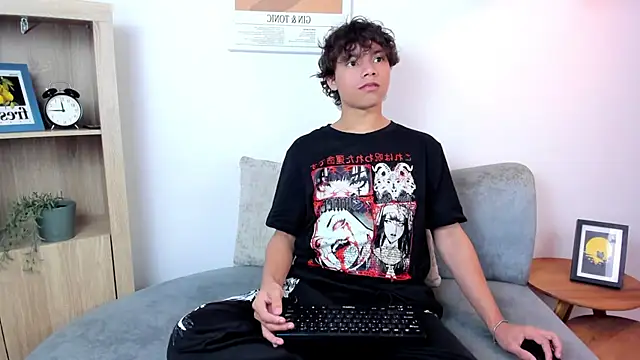 Snapshot of Honeymoon_sariel chatting on 02.05.26 Honeymoon sariel online show from 02.05.26