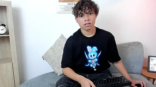 Snapshot of Honeymoon_sariel chatting on 02.22.26 Honeymoon sariel online show from 02.22.26