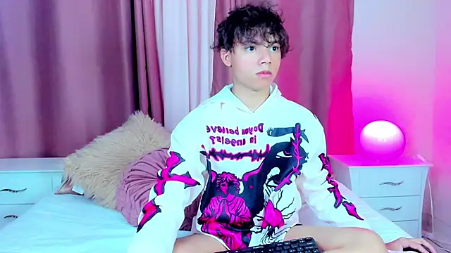 Snapshot of Honeymoon_sariel chatting on 02.27.26 Honeymoon sariel online show from 02.27.26