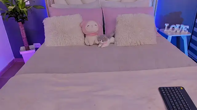 NaishaFord 1 online show from 04.12.26