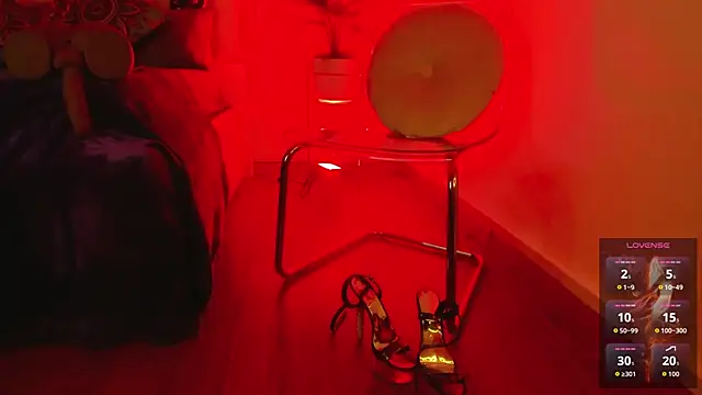 Violett Novoa online show from 11.06.25