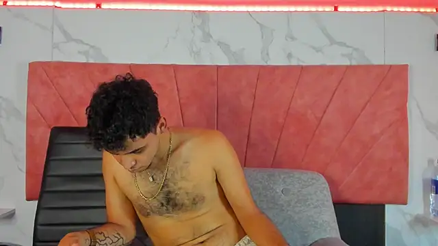 Snapshot of HellAndDante_ chatting on 02.06.26 HellAndDante online show from 02.06.26