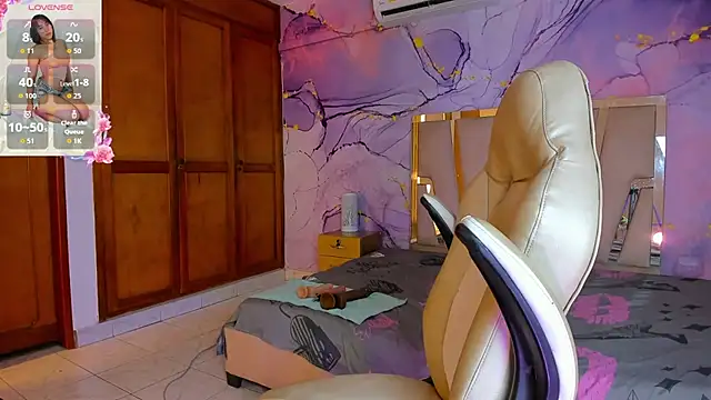 Elowen Clark online show from 10.14.25