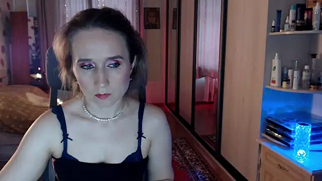 Snapshot of ClassyInna chatting on 10.29.25 ClassyInna online show from 10.29.25