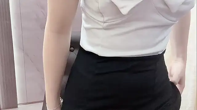 Shenlly online show from 03.23.26