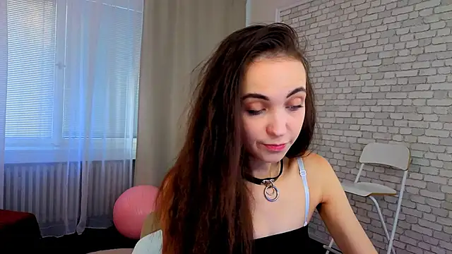 Snapshot of EllaSteele chatting on 09.18.25 EllaSteele online show from 09.18.25