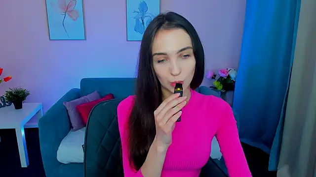 Snapshot of EllaSteele chatting on 09.25.25 EllaSteele online show from 09.25.25