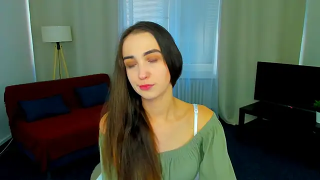 Snapshot of EllaSteele chatting on 09.30.25 EllaSteele online show from 09.30.25