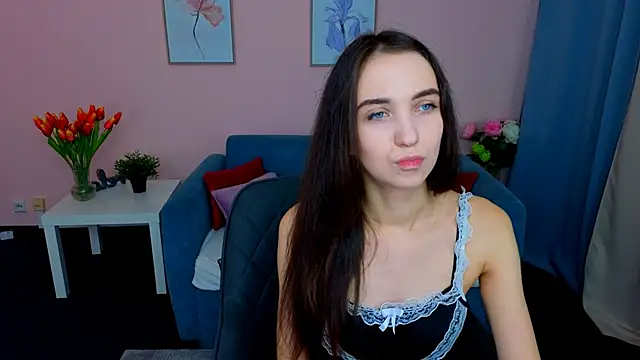 Snapshot of EllaSteele chatting on 10.09.25 EllaSteele online show from 10.09.25