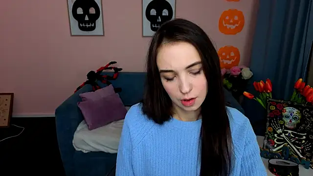 Snapshot of EllaSteele chatting on 10.25.25 EllaSteele online show from 10.25.25